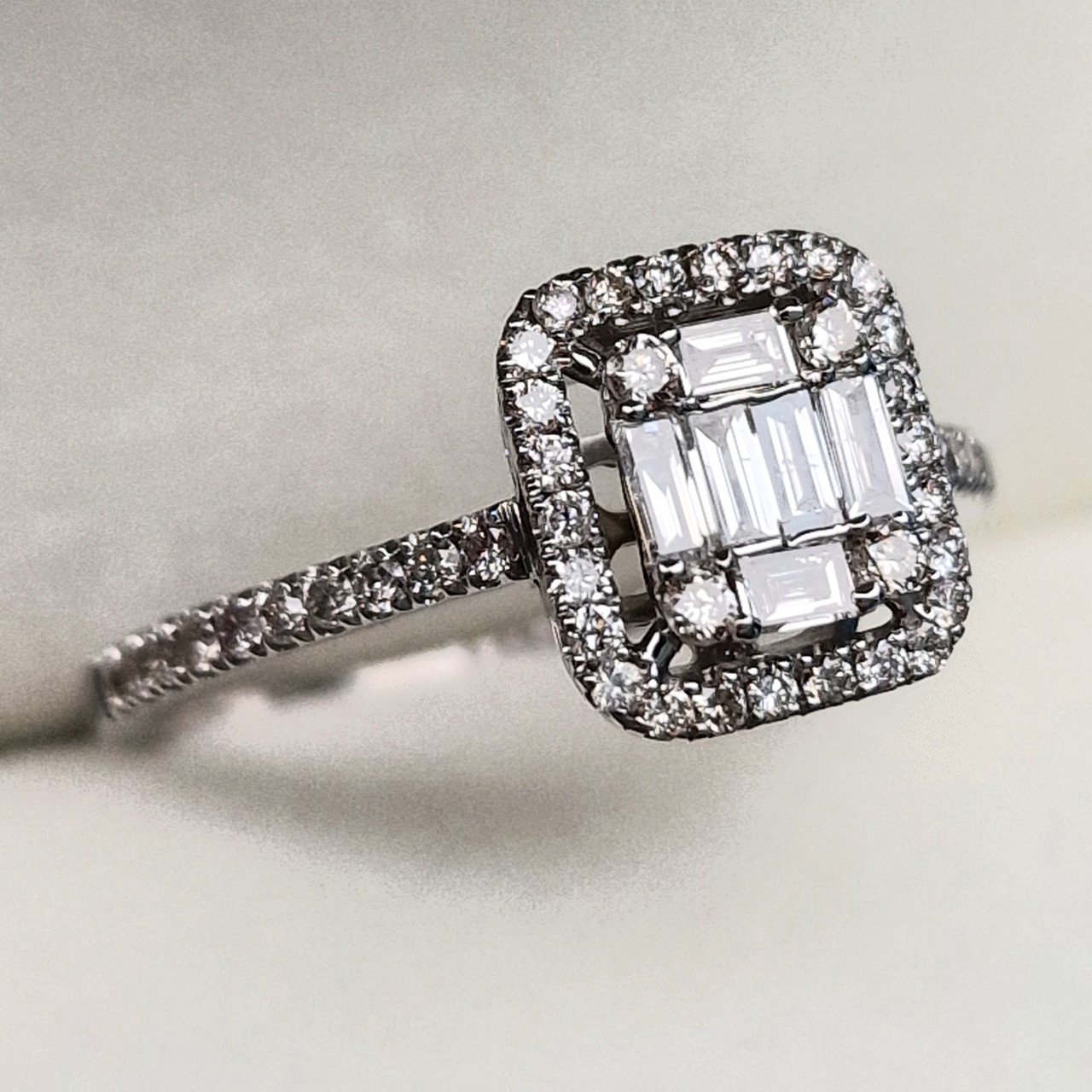 Кольцо Deimantas 99241212 18р 2,3гр 0,60ct. купить,NaN