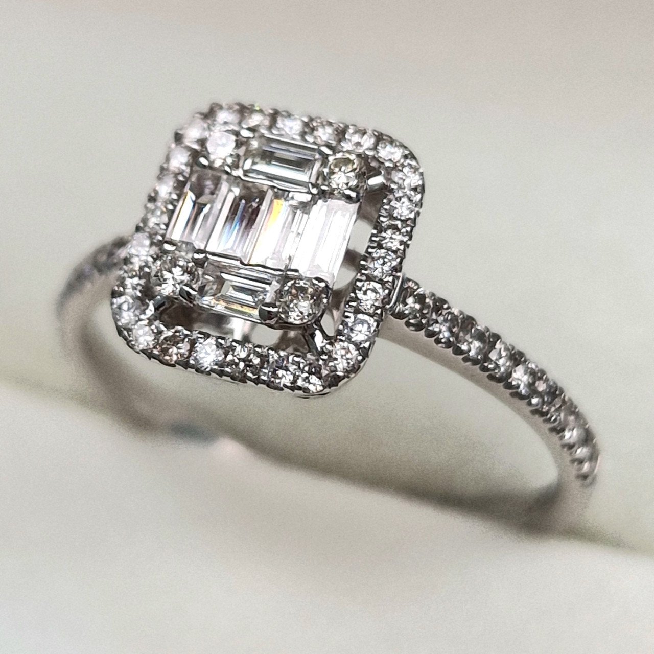 Кольцо Deimantas 99241212 18р 2,3гр 0,60ct. купить,NaN