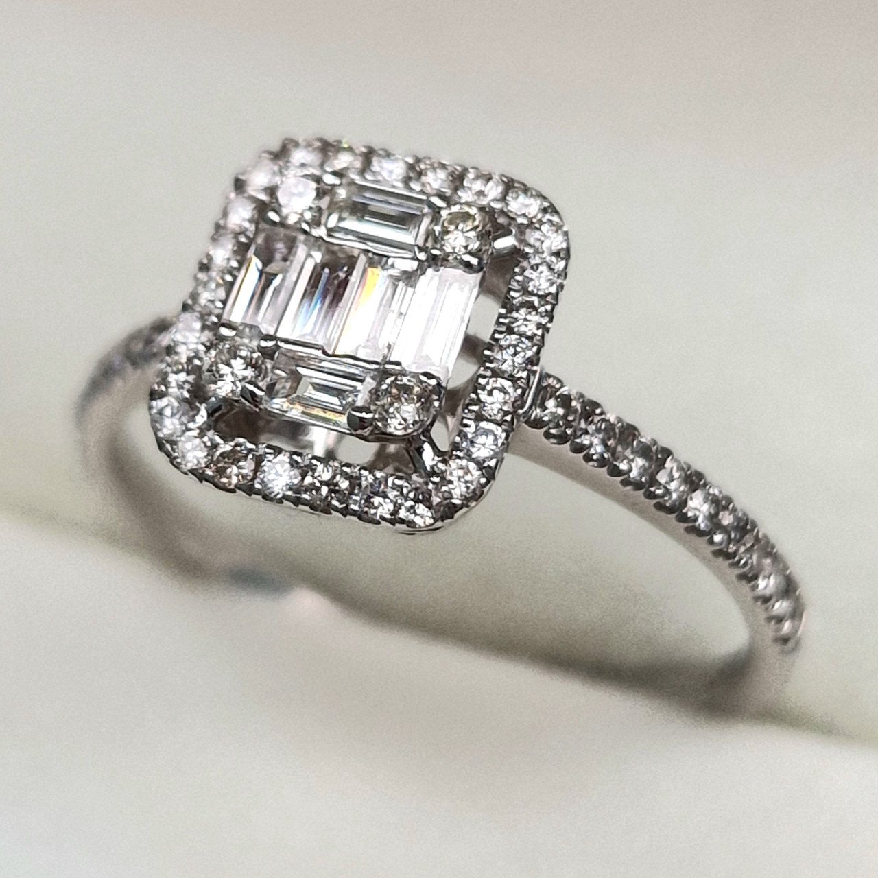 Кольцо Deimantas 99241212 18р 2,3гр 0,60ct. купить,NaN