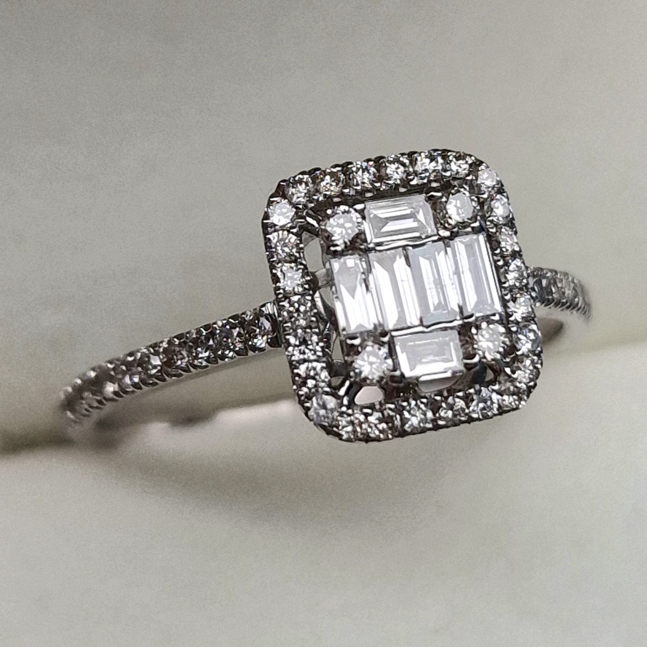 Кольцо Deimantas 99241212 18р 2,3гр 0,60ct. купить,NaN