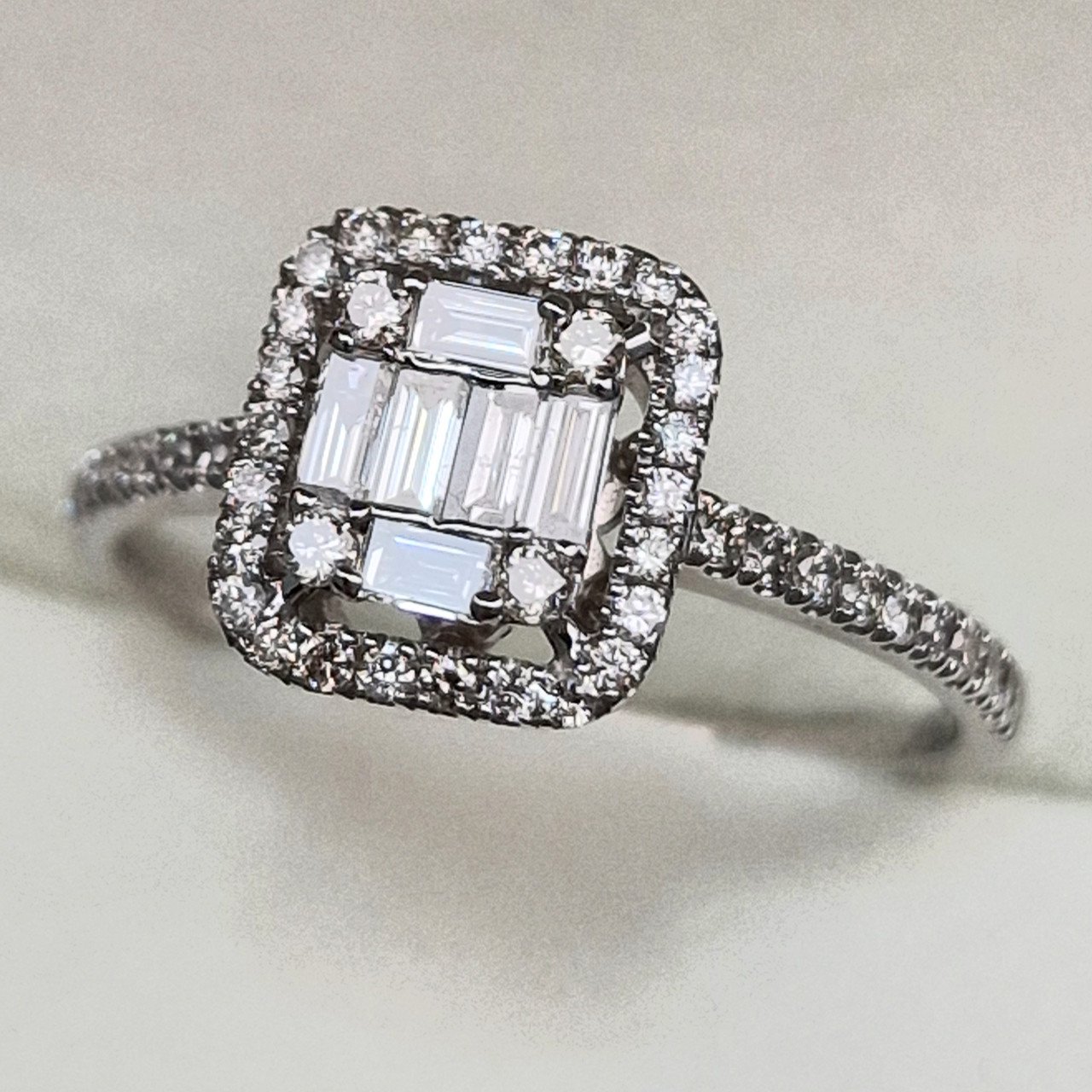 Кольцо Deimantas 99241212 18р 2,3гр 0,60ct. купить,NaN