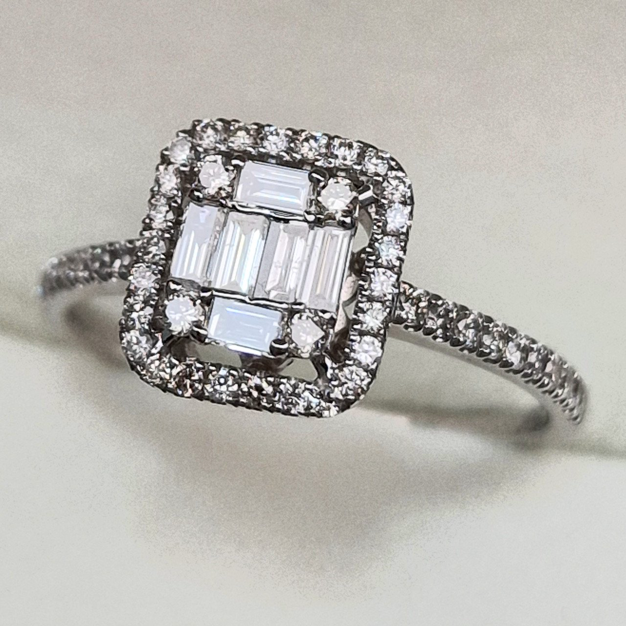 Кольцо Deimantas 99241212 18р 2,3гр 0,60ct. купить,NaN