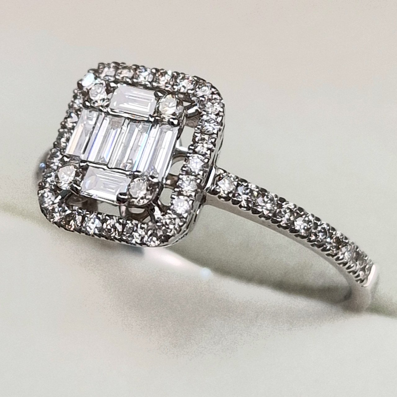 Кольцо Deimantas 99241212 18р 2,3гр 0,60ct. купить,NaN