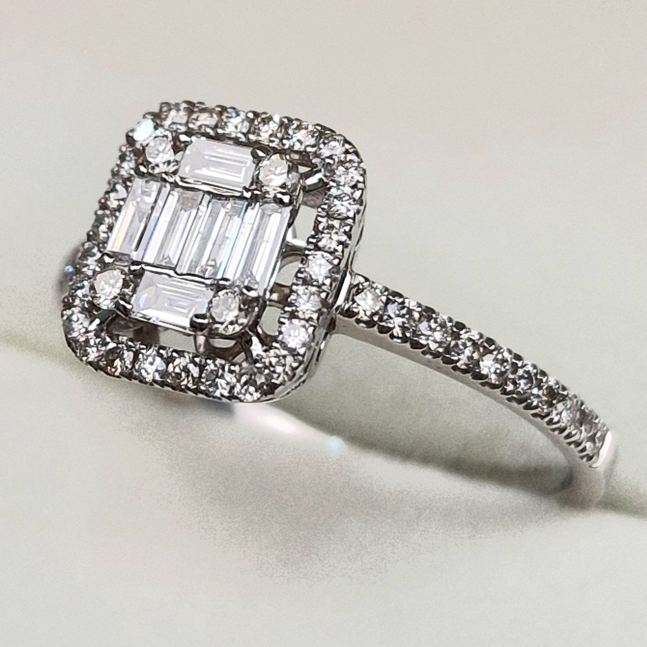 Кольцо Deimantas 99241212 18р 2,3гр 0,60ct. купить,NaN