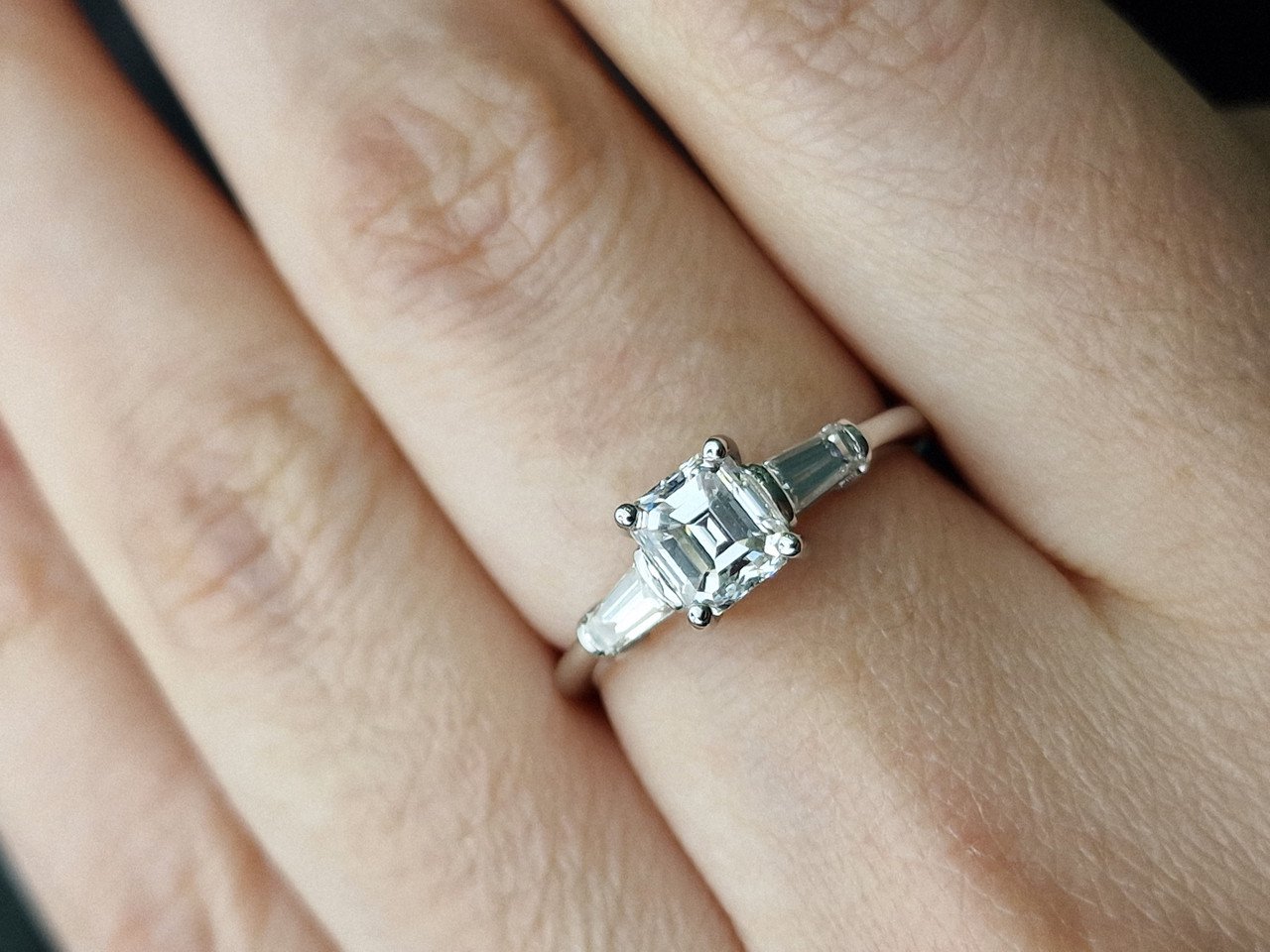 Кольцо Deimantas 99241363 18р 3,12гр 1,36ct. купить,NaN