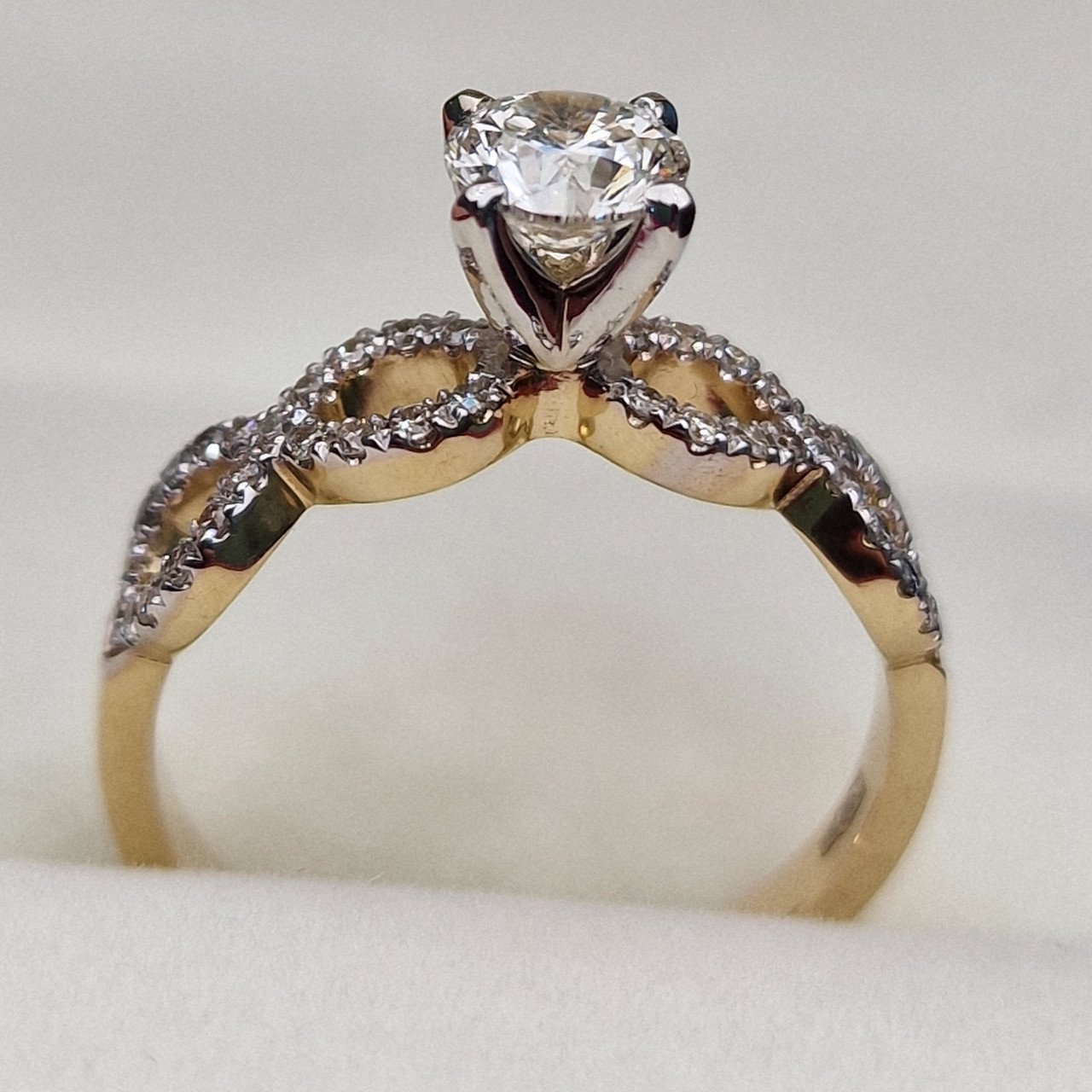 Кольцо Deimantas 99241376 16,5р 2,59гр 0,70ct. купить,NaN