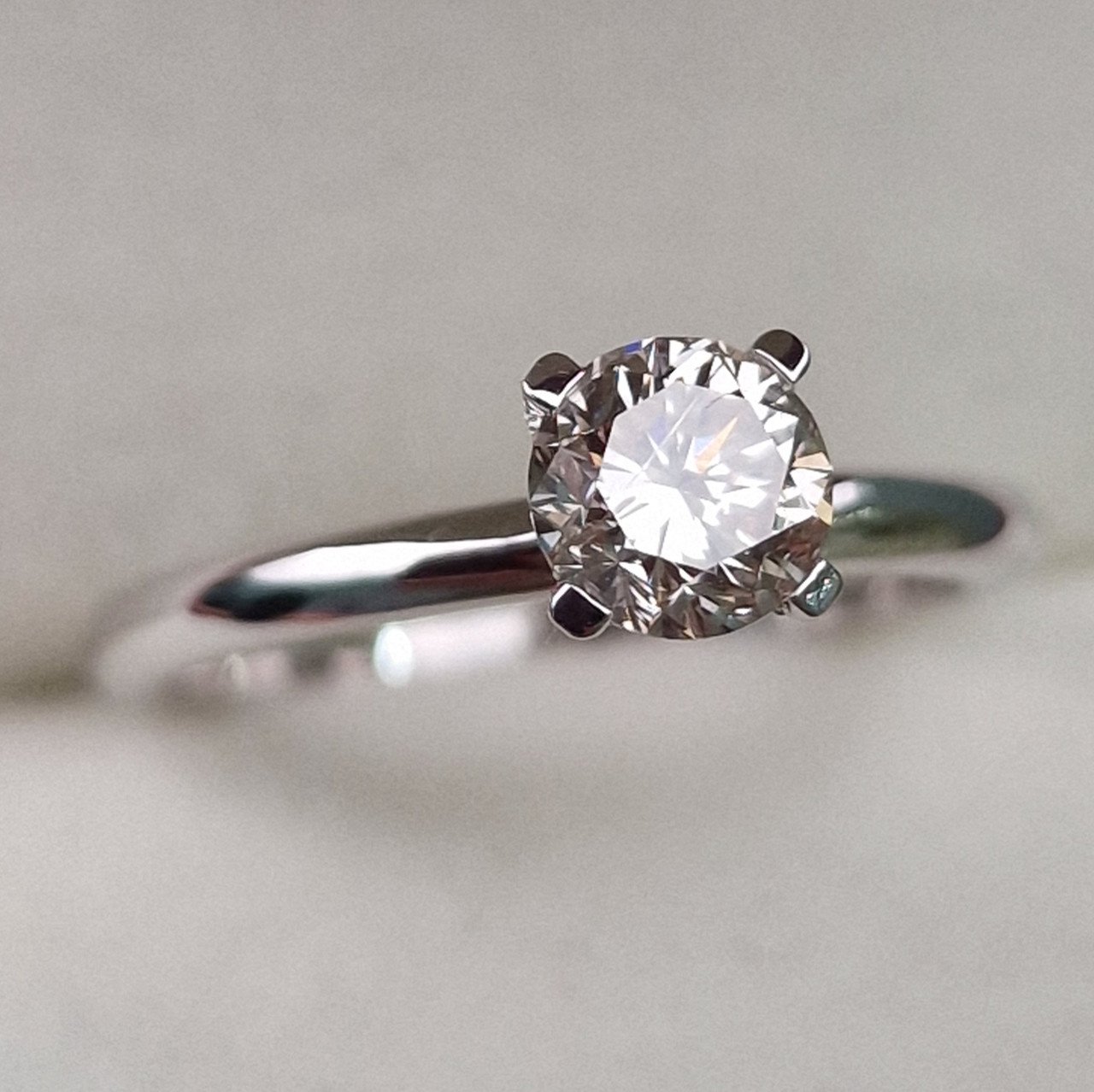 Кольцо Deimantas 99241401 16р 2,44гр 0,71ct. купить,NaN