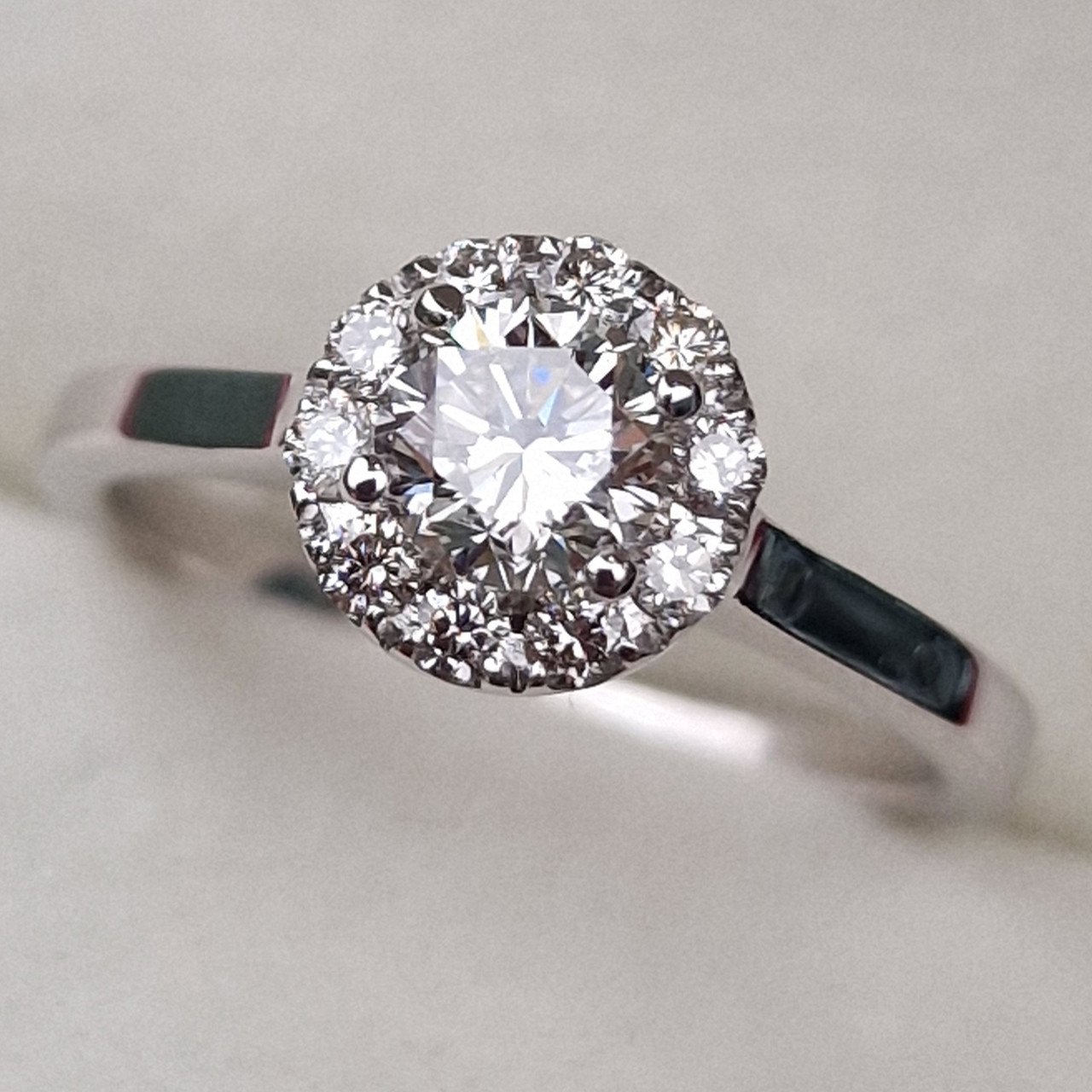 Кольцо Deimantas 99251433 16,5р 2,61гр 0,71ct. купить,NaN
