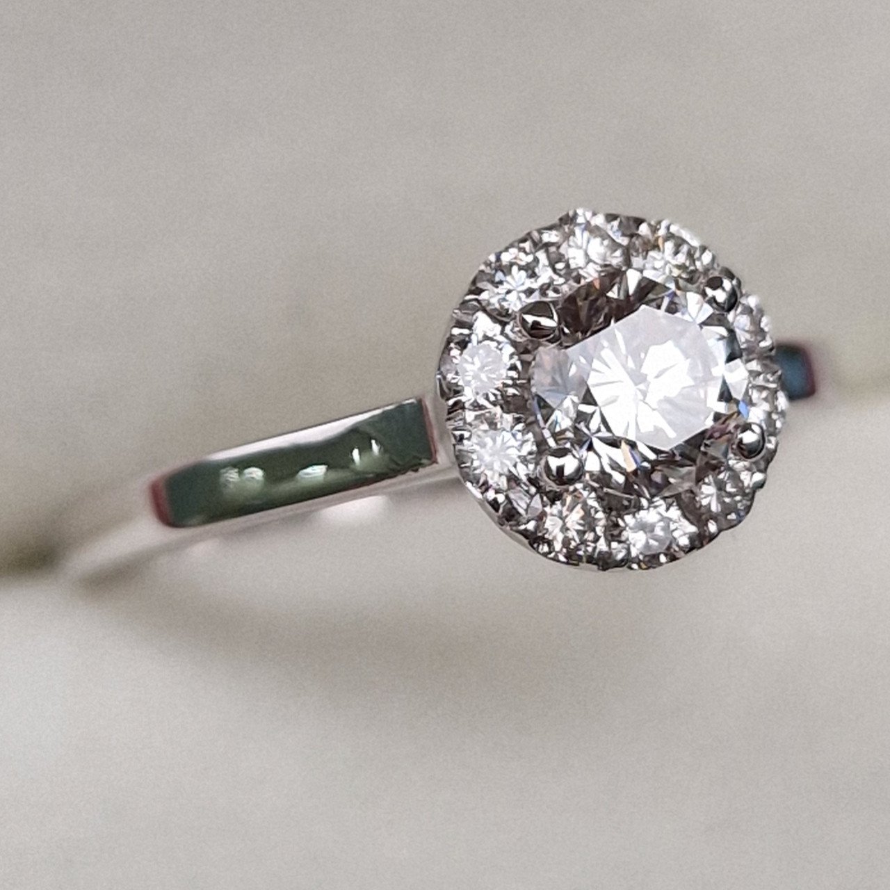 Кольцо Deimantas 99251433 16,5р 2,61гр 0,71ct. купить,NaN