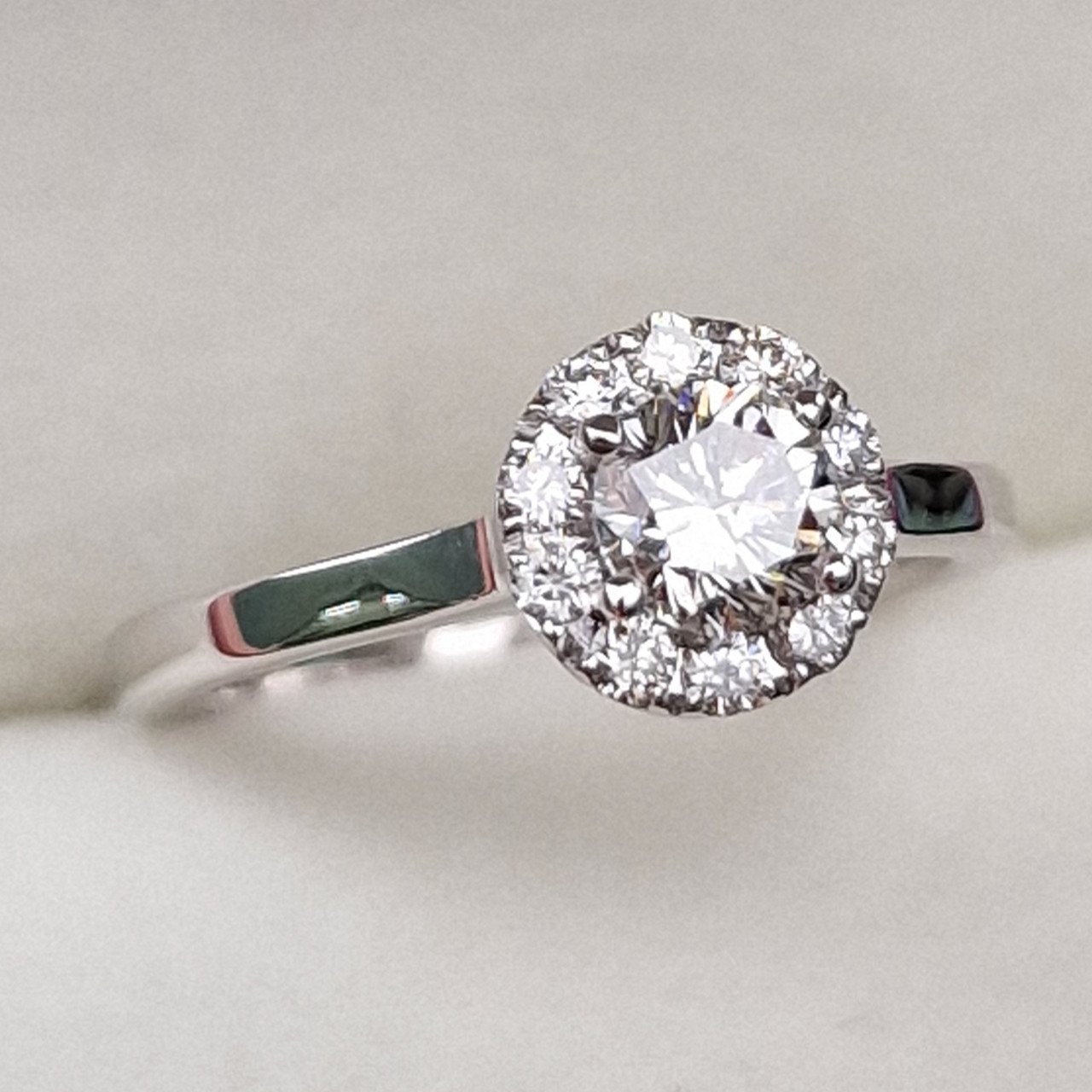 Кольцо Deimantas 99251433 16,5р 2,61гр 0,71ct. купить,NaN