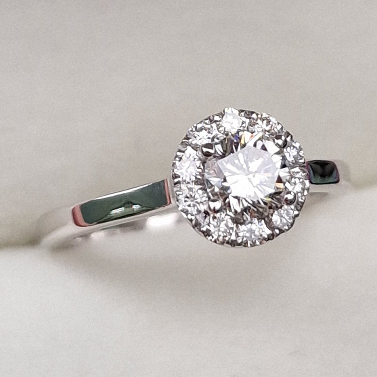 Кольцо Deimantas 99251433 16,5р 2,61гр 0,71ct. купить,NaN