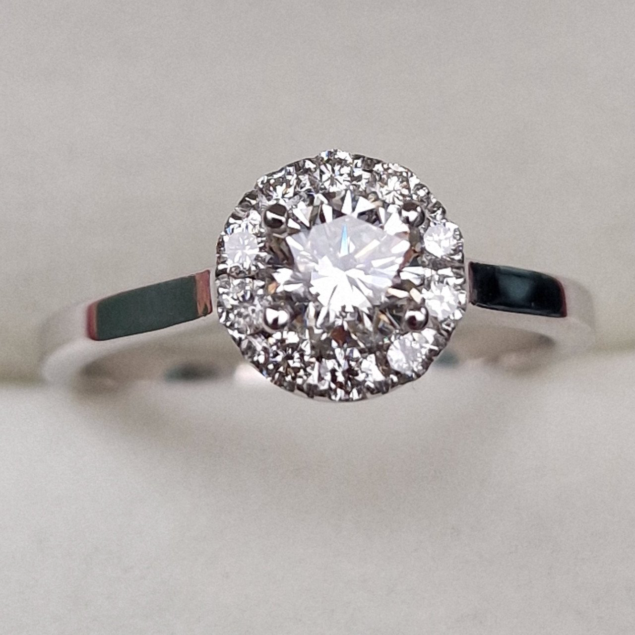 Кольцо Deimantas 99251433 16,5р 2,61гр 0,71ct. купить,NaN