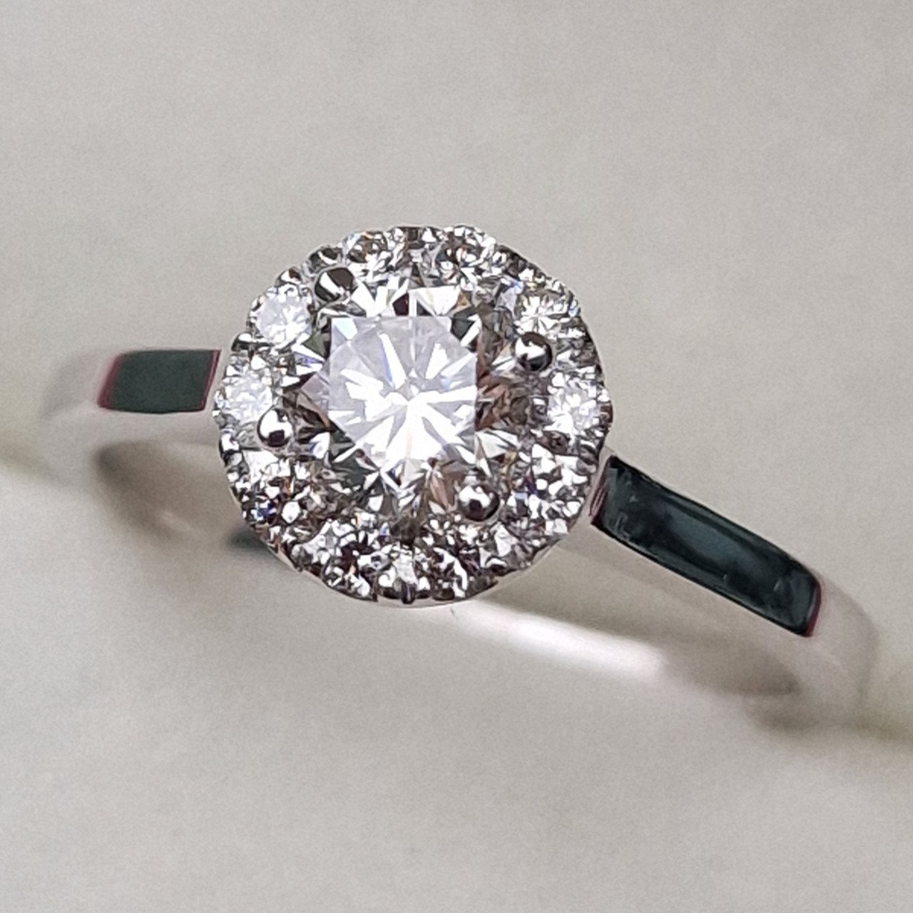 Кольцо Deimantas 99251433 16,5р 2,61гр 0,71ct. купить,NaN