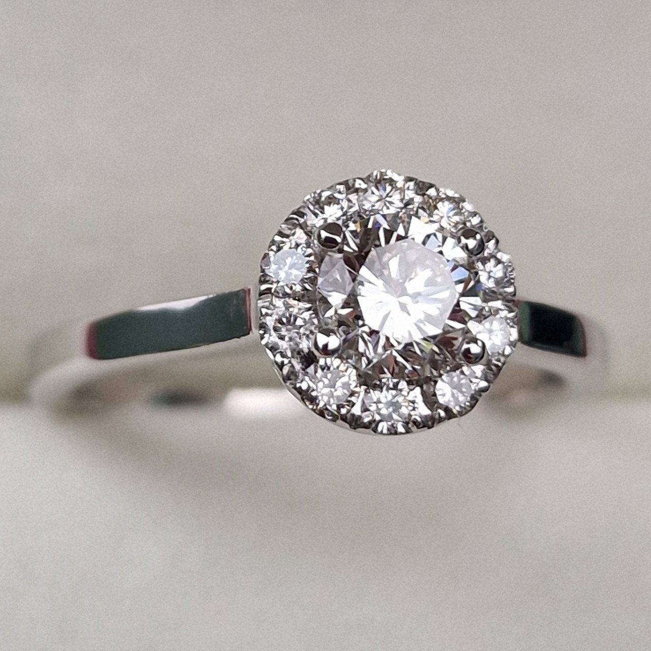 Кольцо Deimantas 99251433 16,5р 2,61гр 0,71ct. купить,NaN