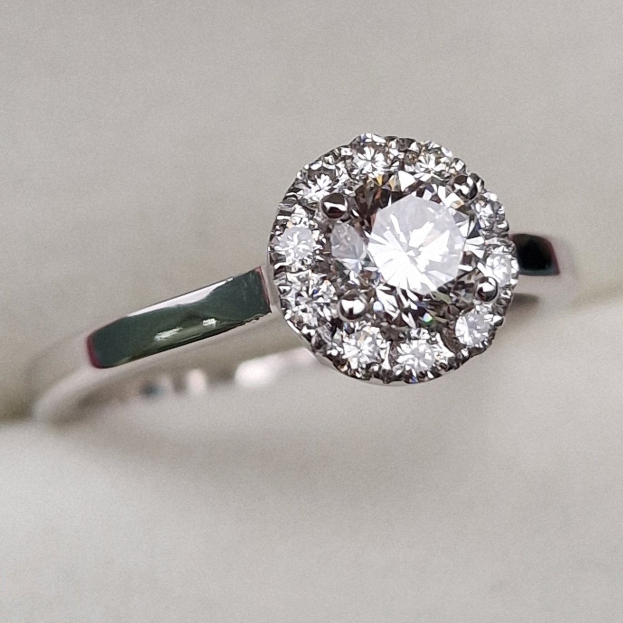 Кольцо Deimantas 99251433 16,5р 2,61гр 0,71ct. купить,NaN