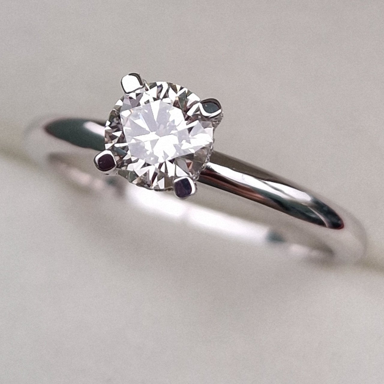 Кольцо Deimantas 99251566 16,5р 2,53гр 0,59ct. купить,NaN