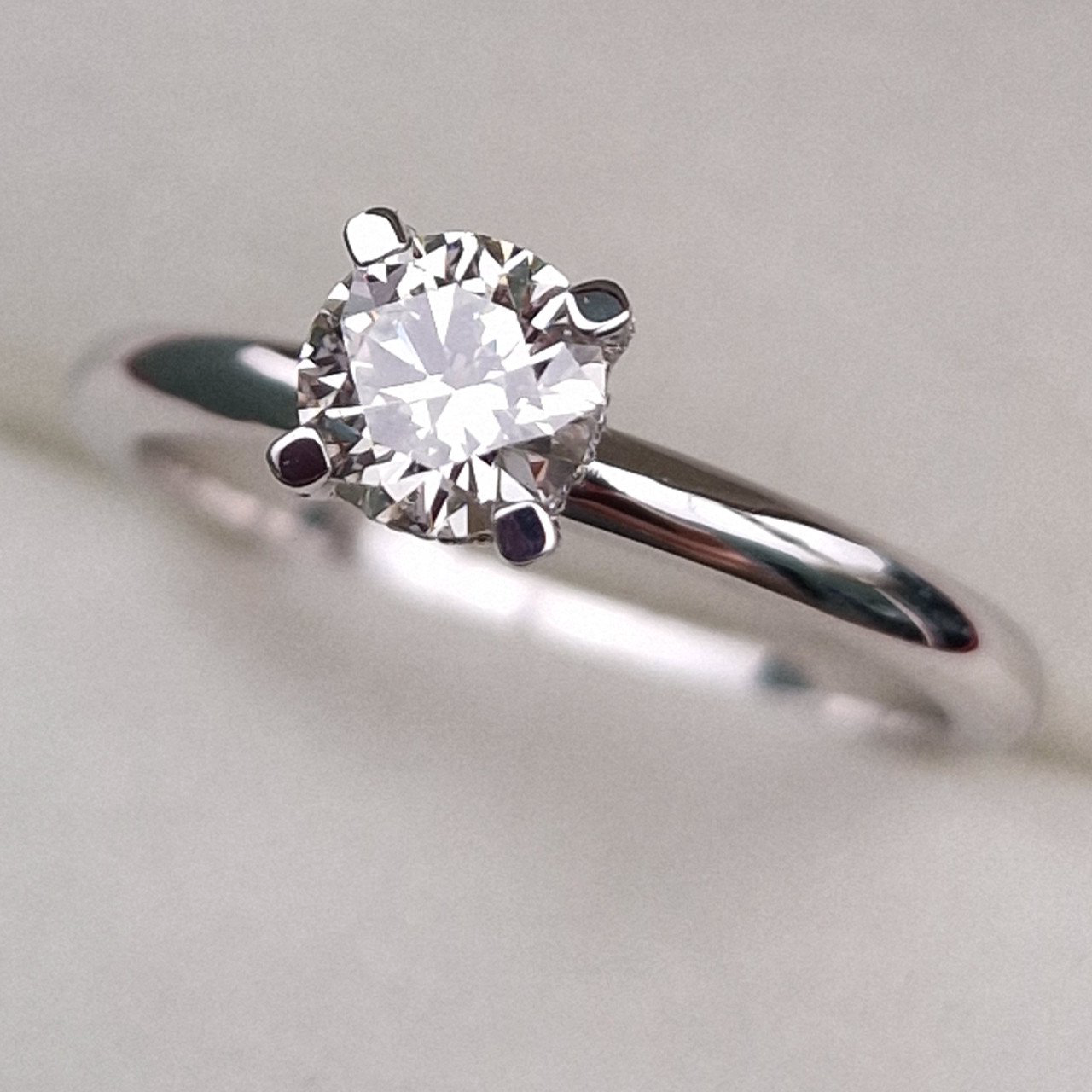 Кольцо Deimantas 99251566 16,5р 2,53гр 0,59ct. купить,NaN
