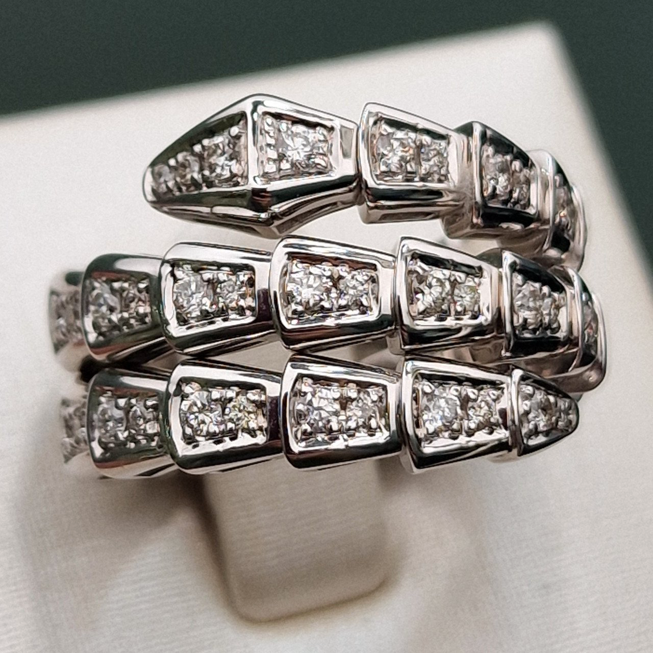 Кольцо Deimantas 99251746 17,5р 11,35гр 1,01ct. купить,NaN