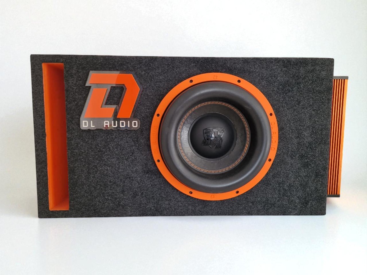 Сабвуфер DL Audio Gryphon PRO 12 v3 в корпусе с усилителем DL Audio Anaconda 1.800