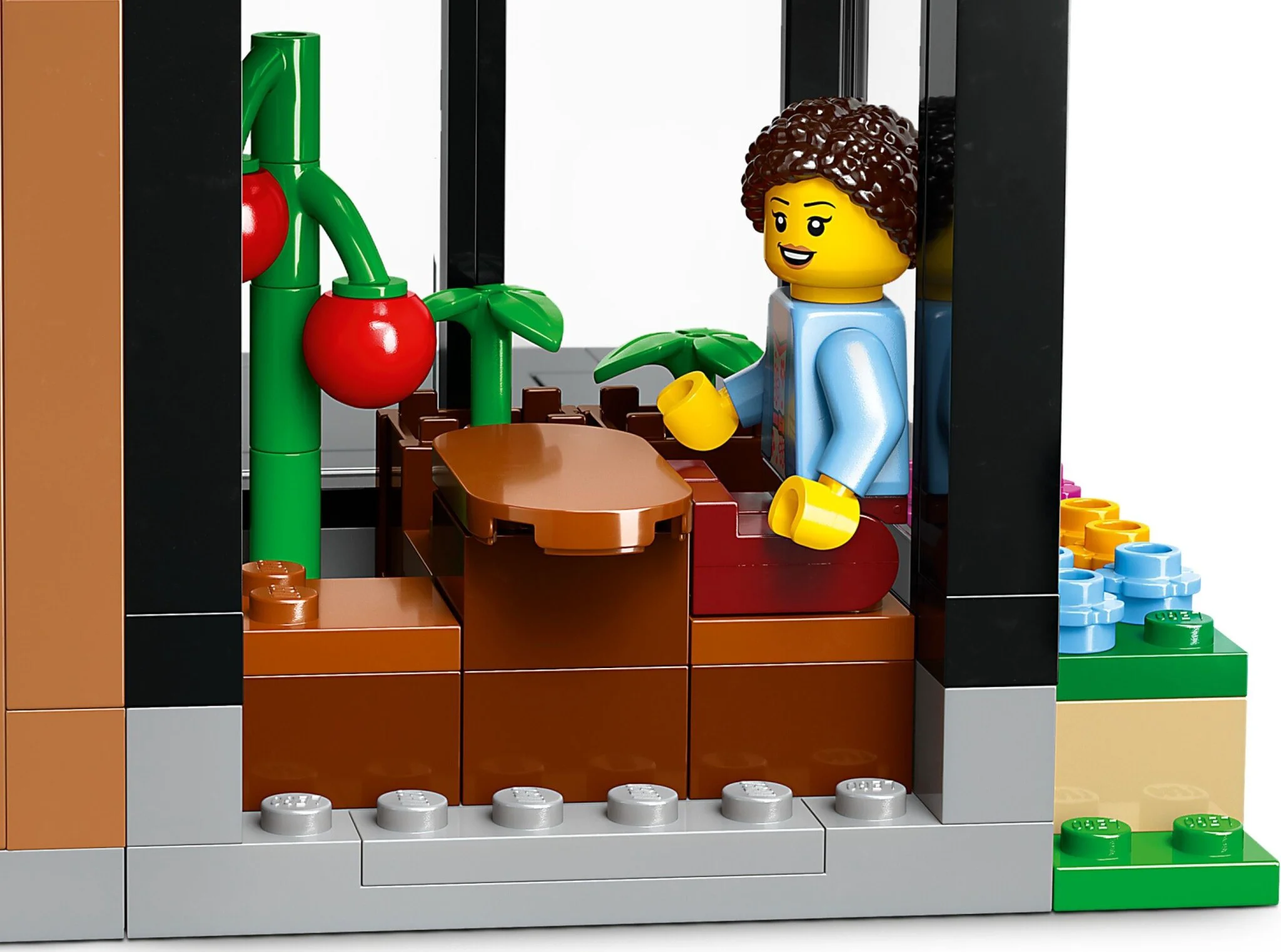 Конструктор LEGO Город Семейный дом и электромобиль 60398