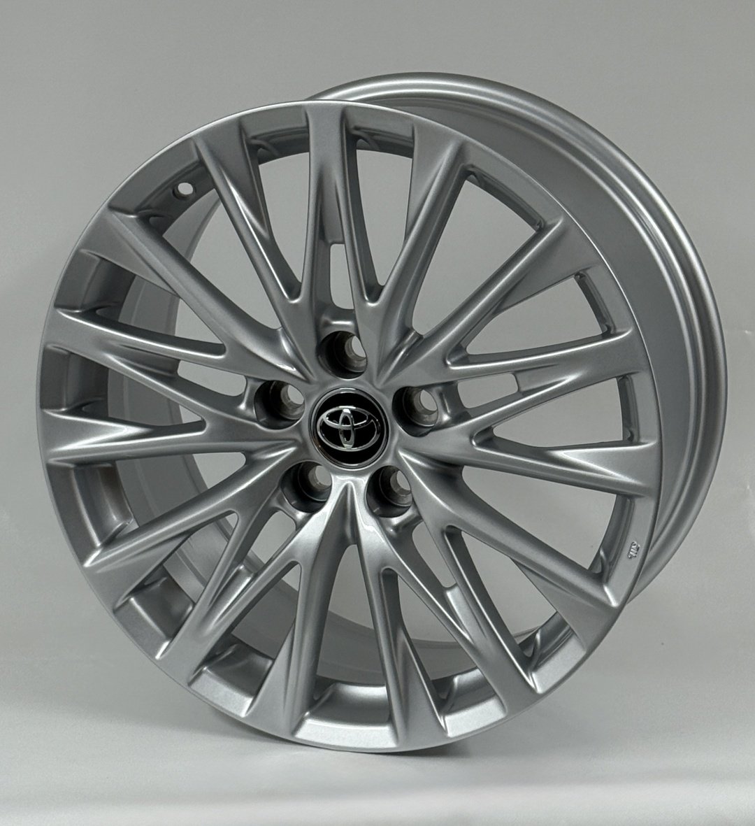 Kipardo H3322F 8x18/5x114.3 D60.1 ET45 4 диска серебристый купить,NaN