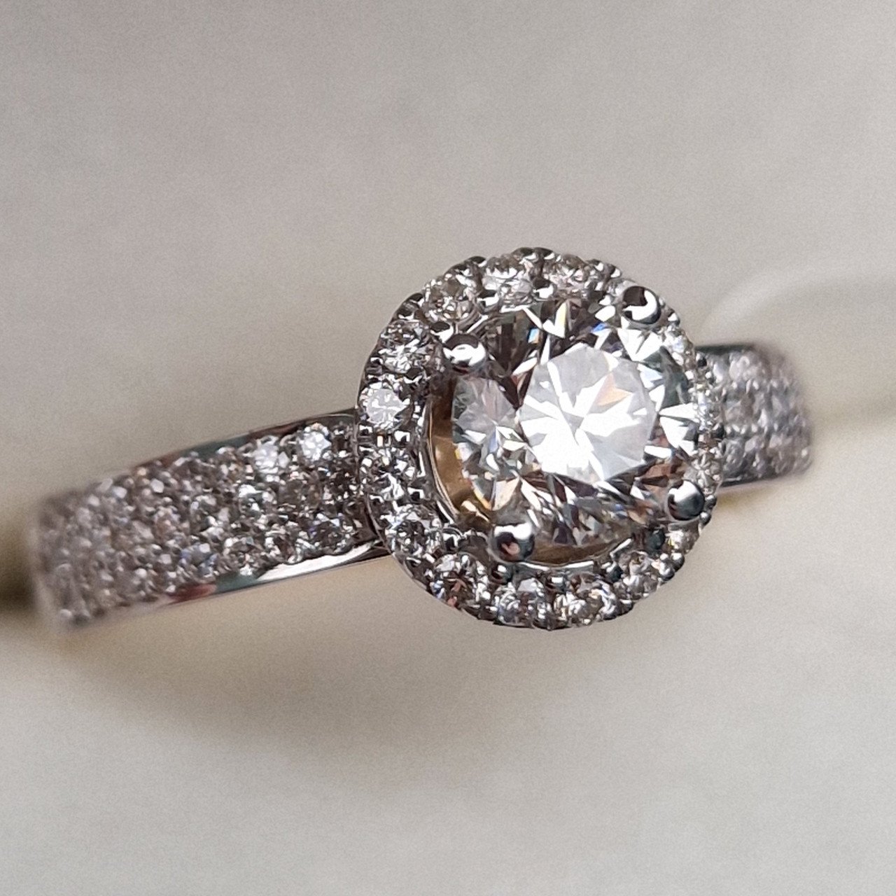 Кольцо Deimantas 99709785 18р 3,61гр 1,12ct. купить,NaN