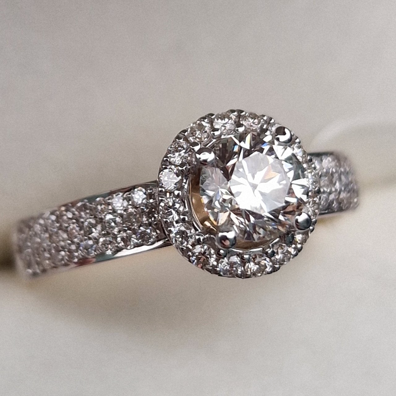 Кольцо Deimantas 99709785 18р 3,61гр 1,12ct. купить,NaN