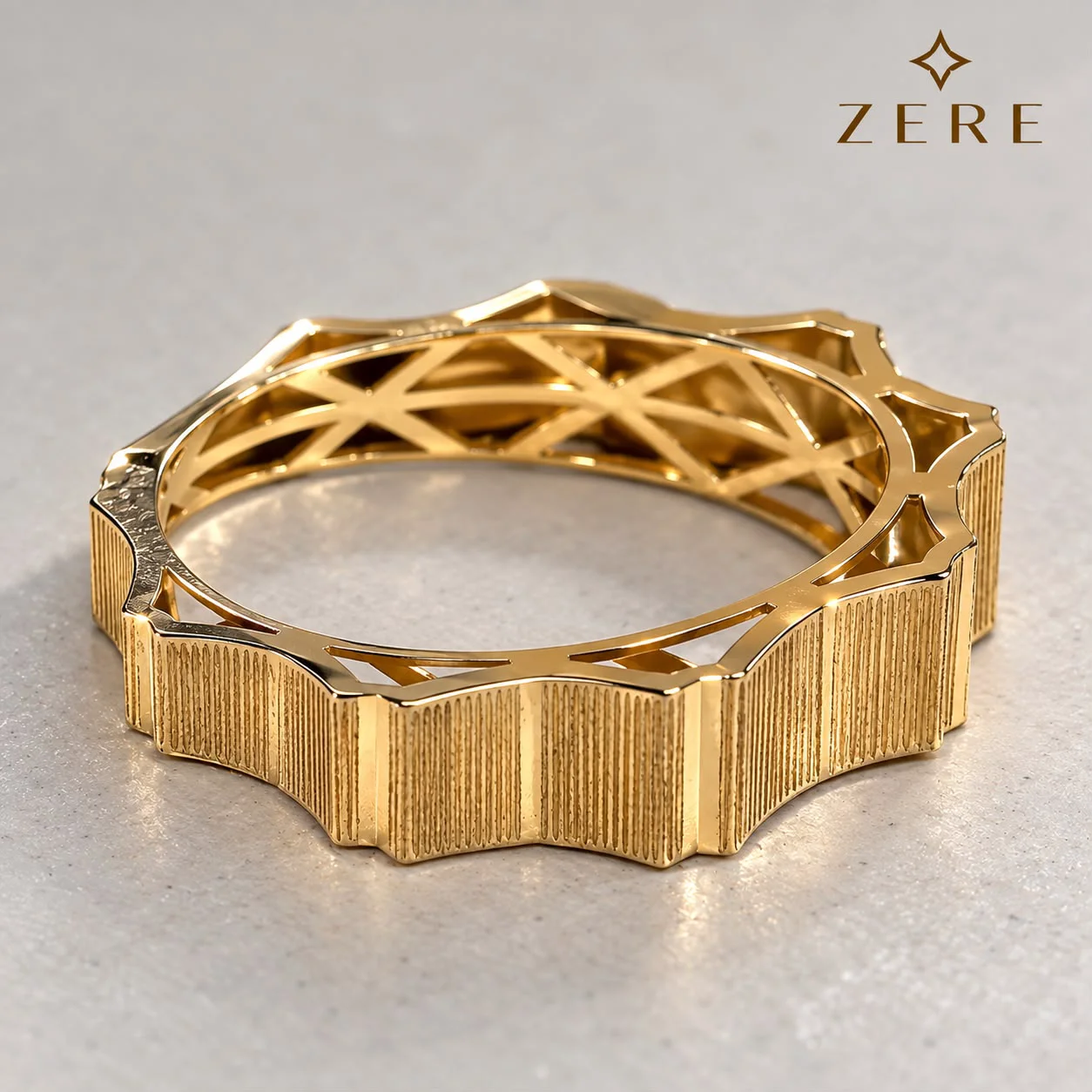 Кольцо Zere ZR30092612 желтое золото 1,77гр 18.5р  купить,132750