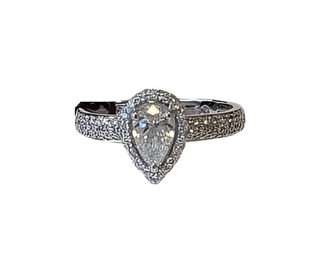 Кольцо Damiani 81100460 17.2р 0.5/0.37крт купить,4975500