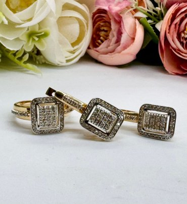 Комплект Exclusive Gold 030188 вес 9.8 г золото, бриллиант купить,NaN