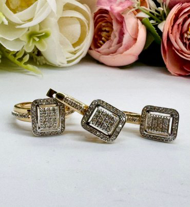Комплект Exclusive Gold 030188 вес 9.8 г золото, бриллиант купить,NaN