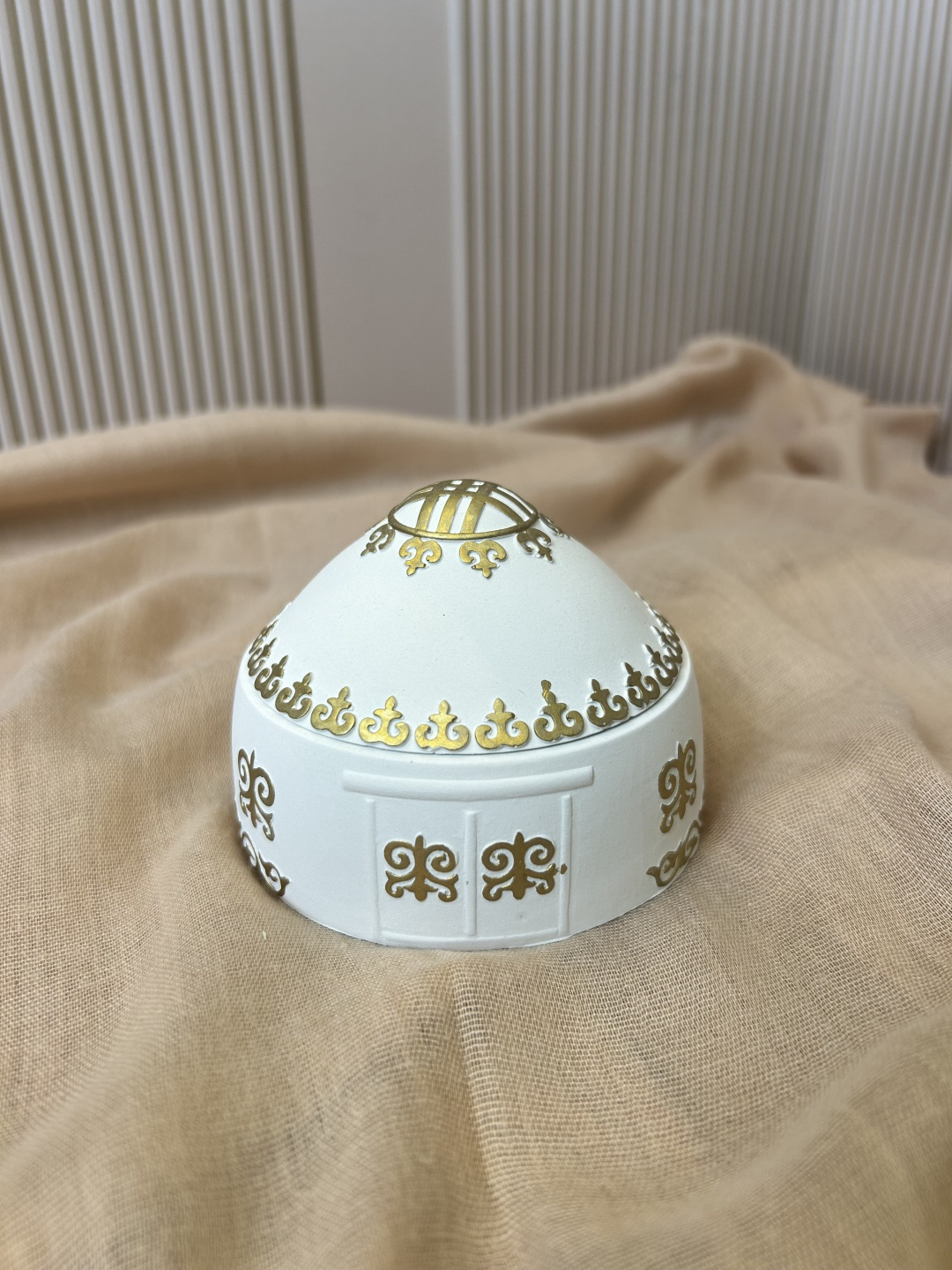 Бонбоньерка гипсовая ms_decorastana юрта белая с золотом купить,NaN