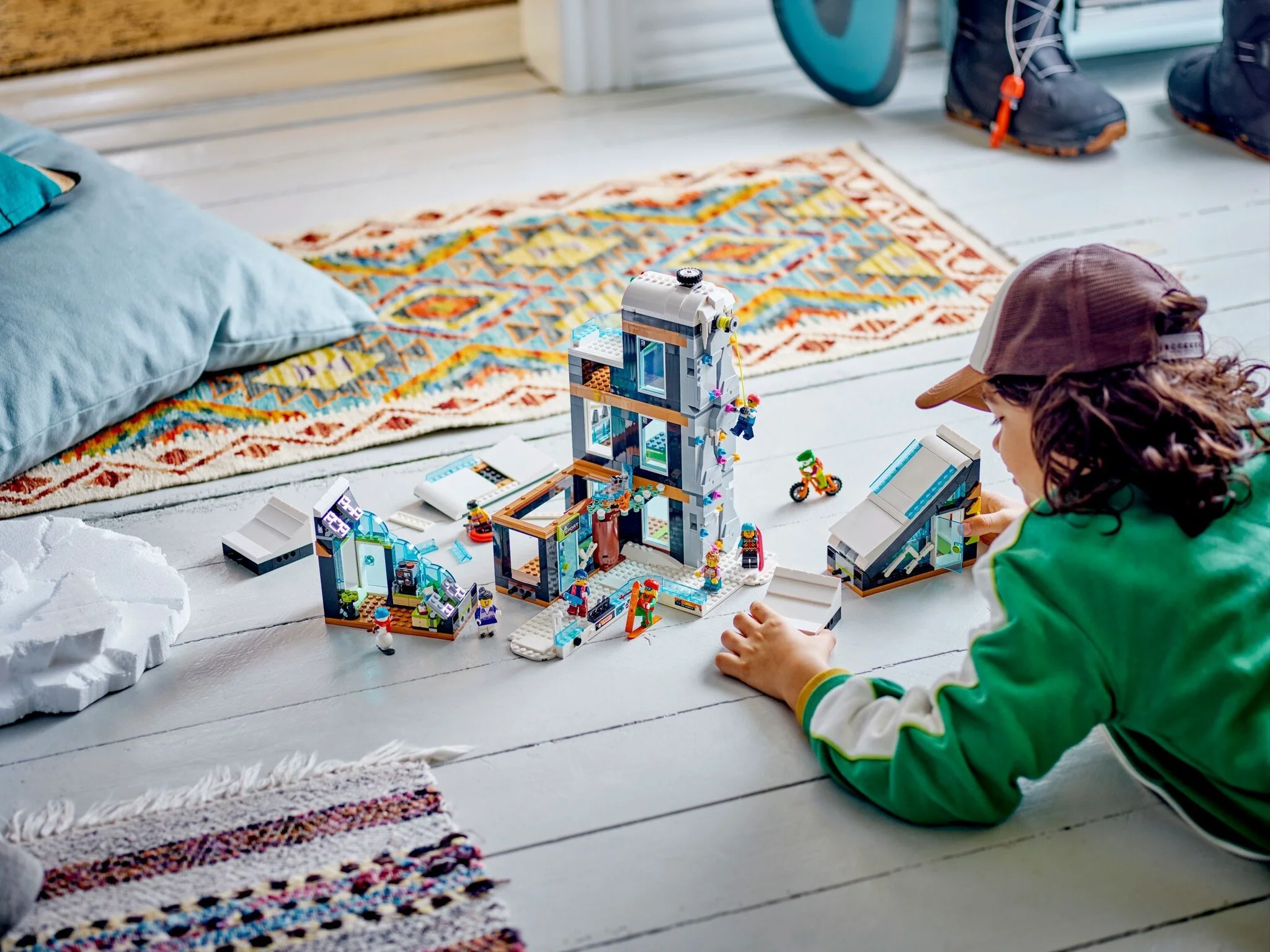 Конструктор LEGO Город Горнолыжный курорт 60366 купить,NaN