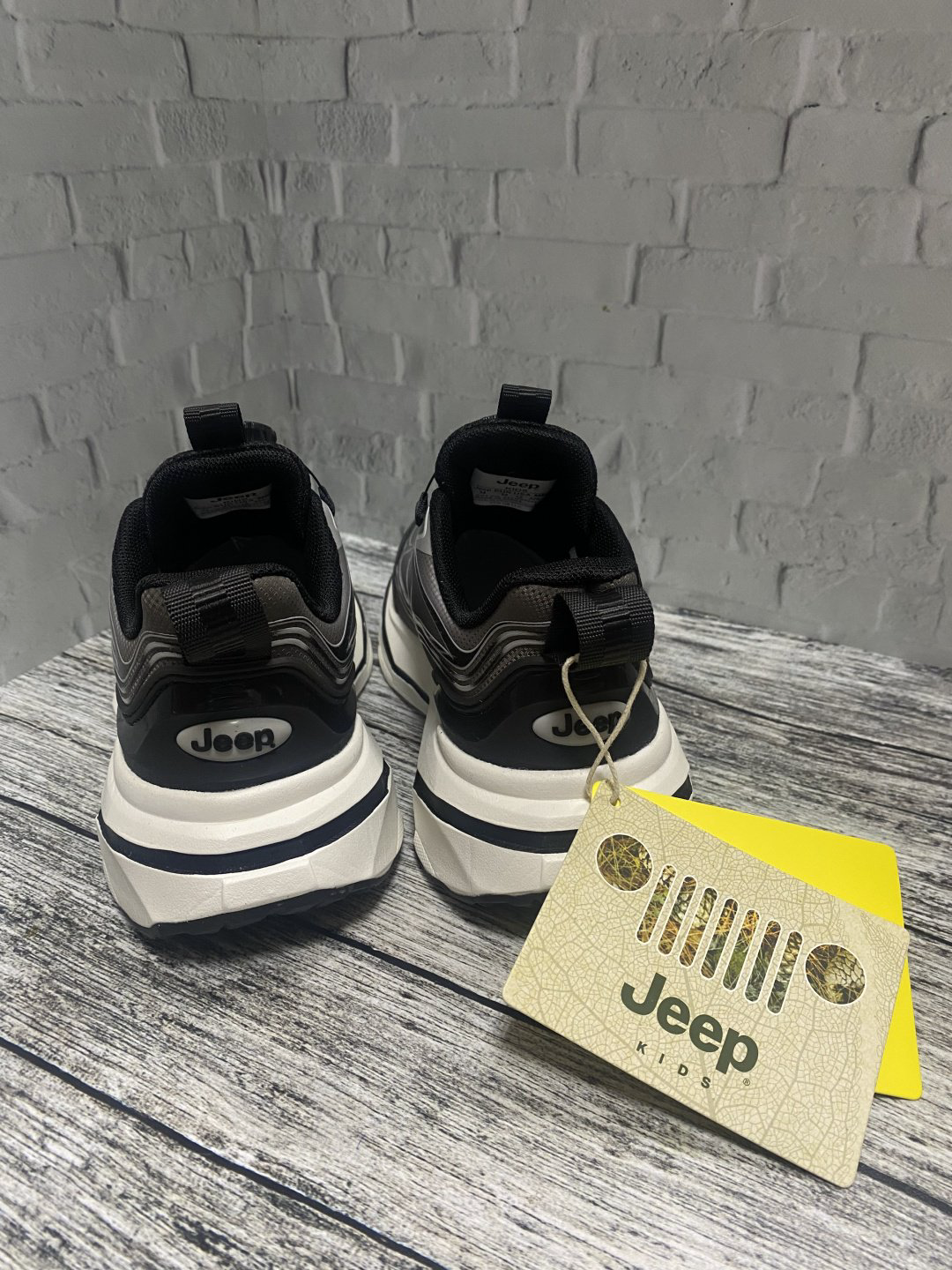 Кроссовки Jeep белый, черный купить,NaN
