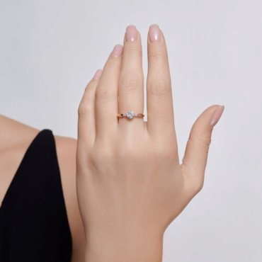 Кольцо Diamant 51-110-02251-1 размер 18 вес 1.55 г золото, фианит купить,NaN