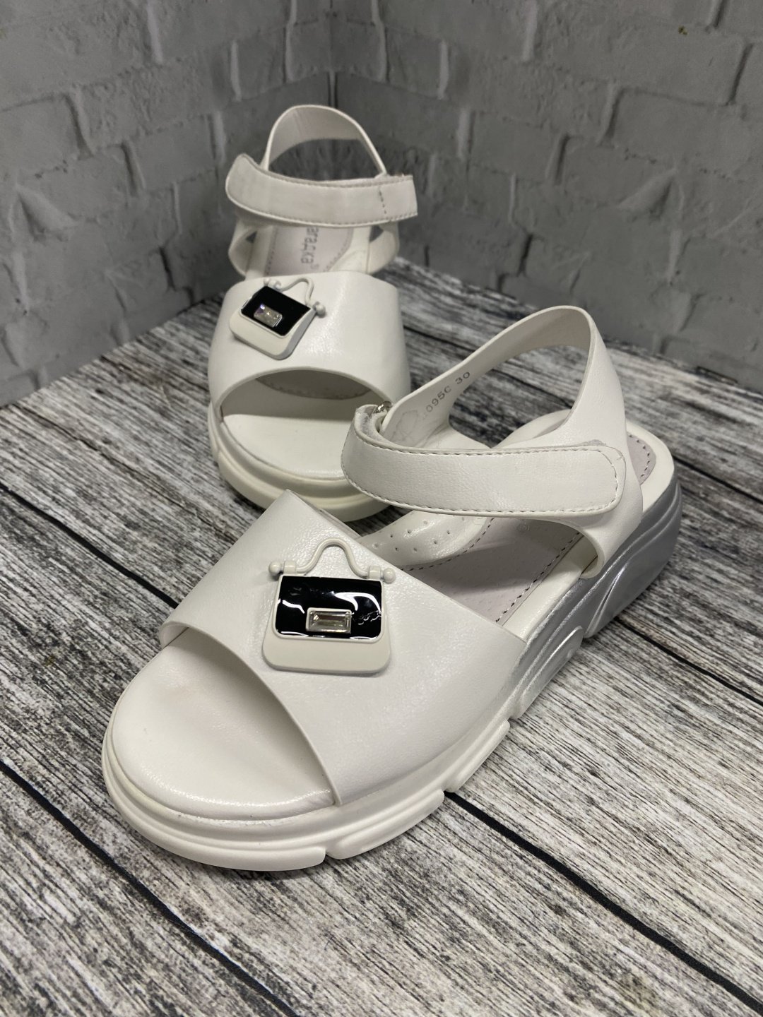 Сандалии ЗАГАДКА белый купить,NaN