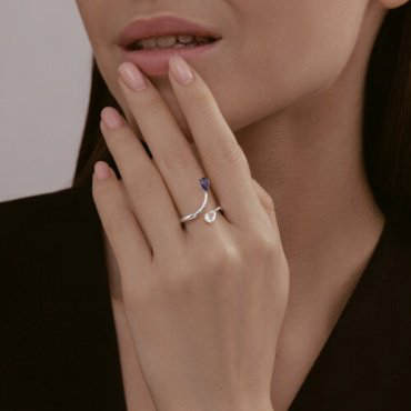 Кольцо SOKOLOV 2011317-3_17 размер 17 вес 2.61 г золото, сапфир купить,NaN