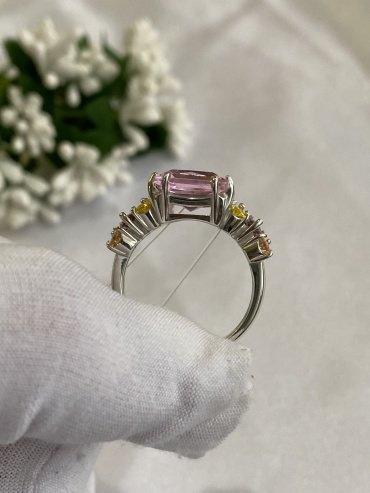 Кольцо АЛЬКОР 01_3476-0юкр/00 размер 18 вес 4.52 г серебро, кристалл купить,NaN