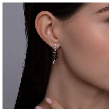 Серьги Diamant 51-220-02749-1 вес 3.81 г золото, бриллиант, эмаль купить,NaN