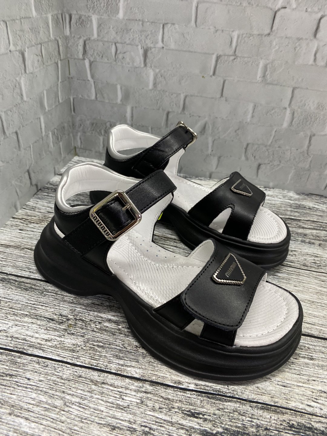 Сандалии Tom&amp;Miki черный купить,NaN