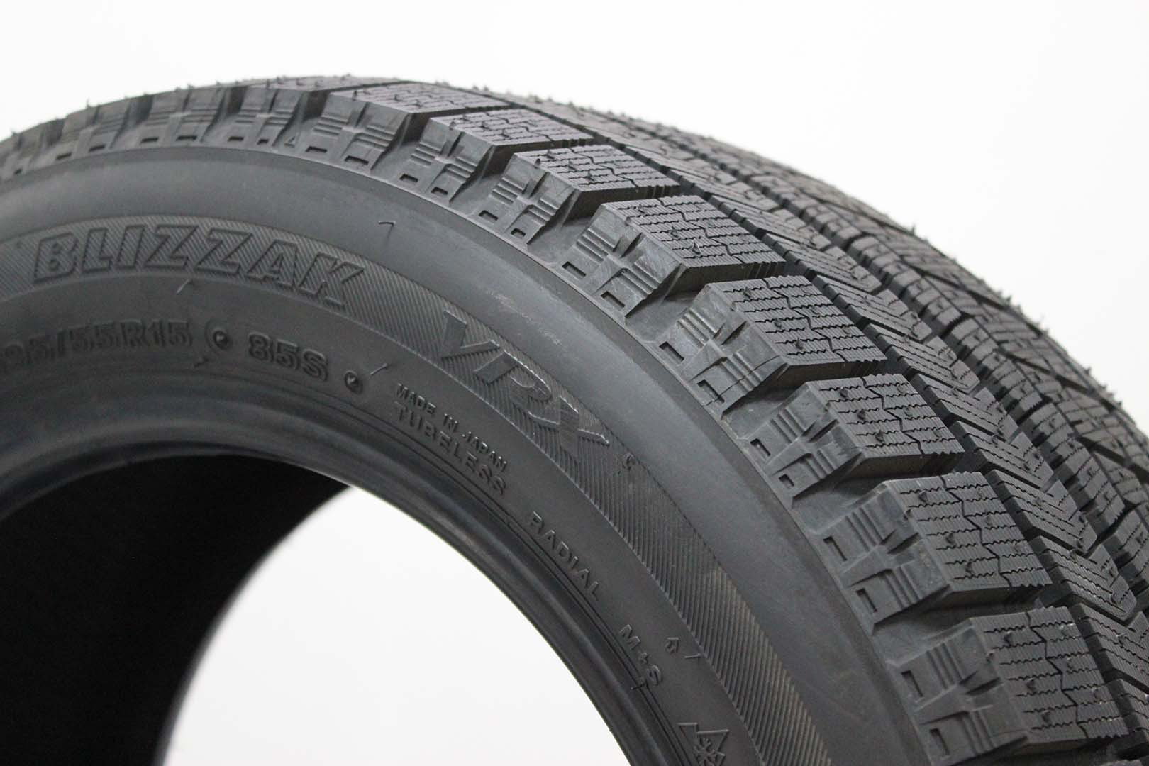 Шина Bridgestone Blizzak VRX 225/55 R17 97S зимняя