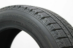 Шина Bridgestone Blizzak VRX 225/55 R17 97S зимняя