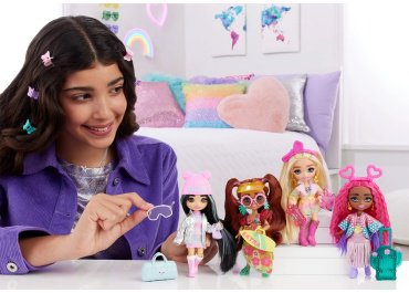 Кукла-модель Barbie Extra. Кукла Мини в зимнем образе HPB200, 14 см