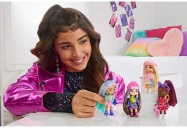 Кукла-модель BARBIE Мини в университетской куртке HLN480, 14 см