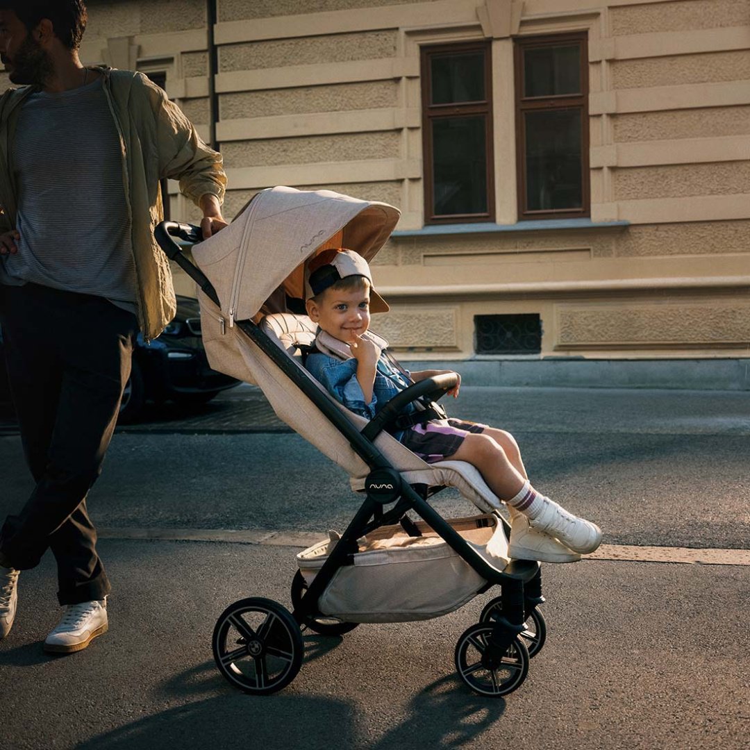 Коляска прогулочная Nuna TRVL LX BMW Mica, бежевый купить,229900
