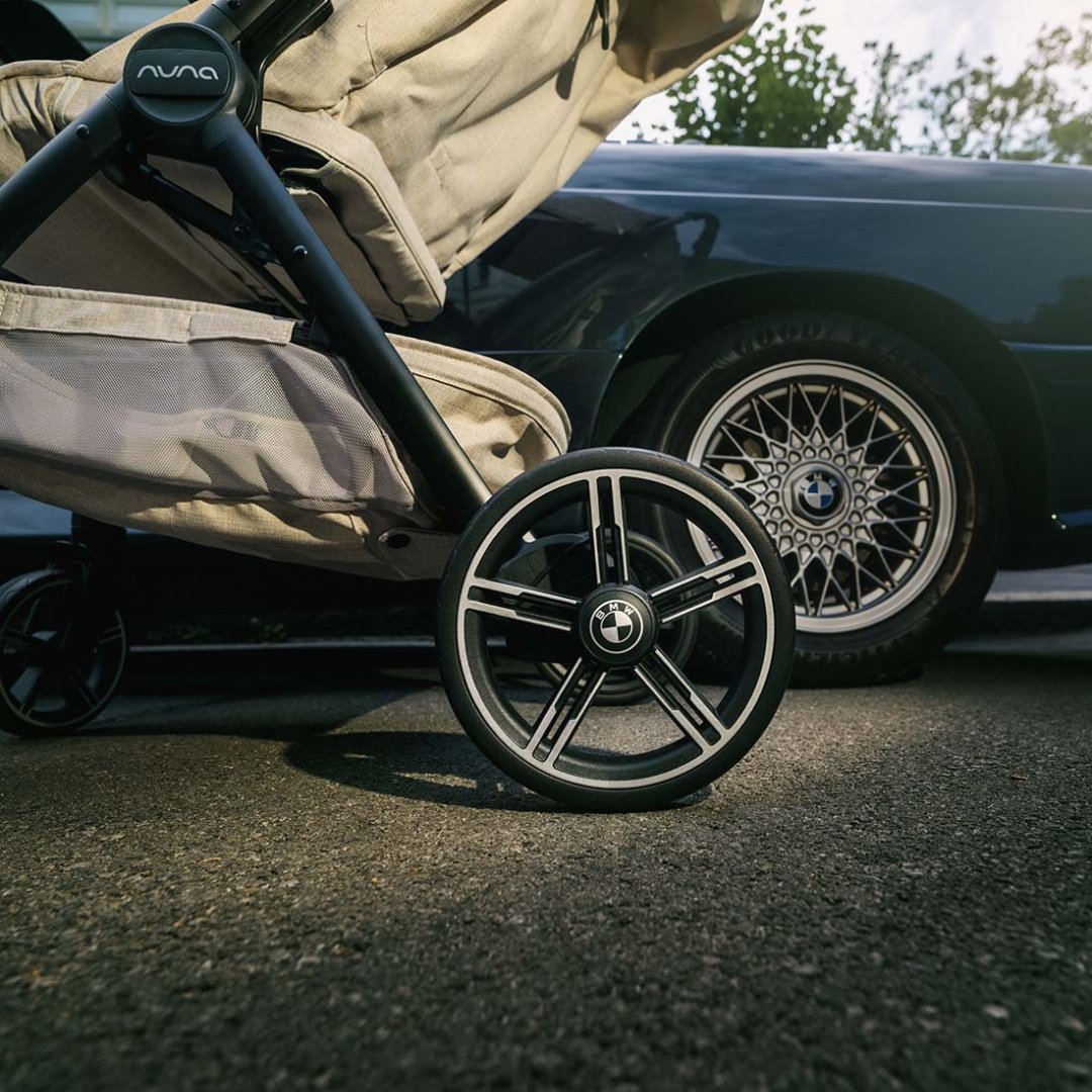 Коляска прогулочная Nuna TRVL LX BMW Mica, бежевый купить,229900