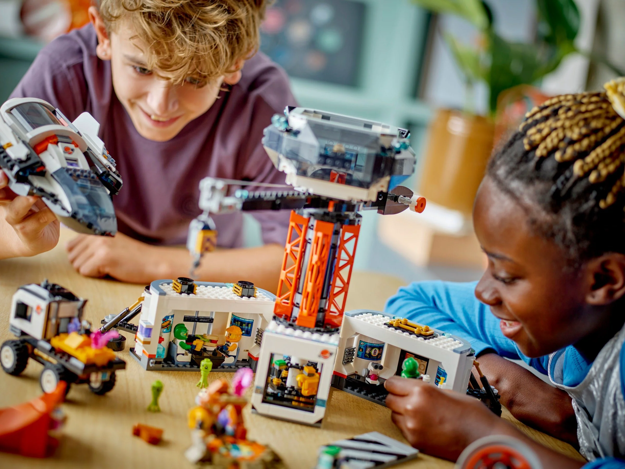 Конструктор LEGO Город Космическая база и стартовая площадка для ракет 60434 - ForteMarket Конструктор LEGO Город Космическая база и стартовая площадка для ракет 60434 купить,0