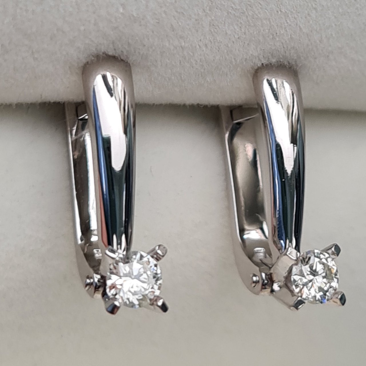 Кольцо Deimantas 99849048 3,28гр 0,24ct. купить,NaN