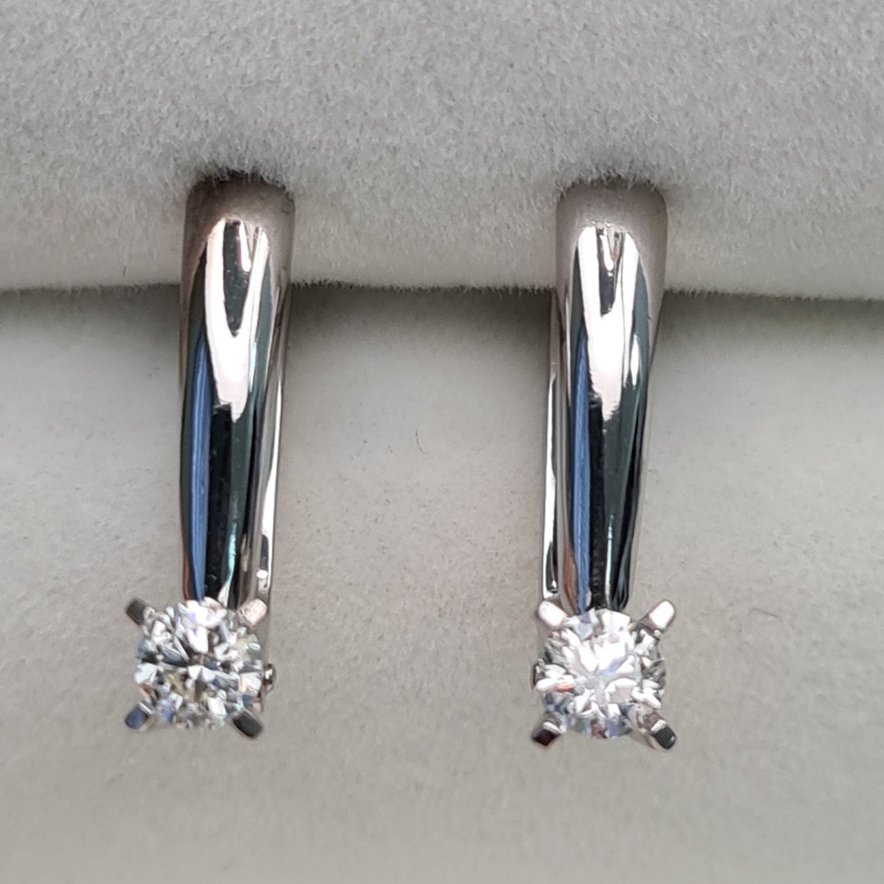 Кольцо Deimantas 99849048 3,28гр 0,24ct. купить,NaN