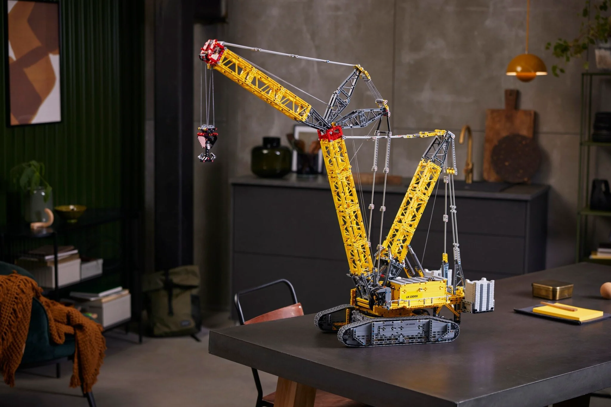 Конструктор Lego Техник Гусеничный кран Liebherr LR 13000 42146